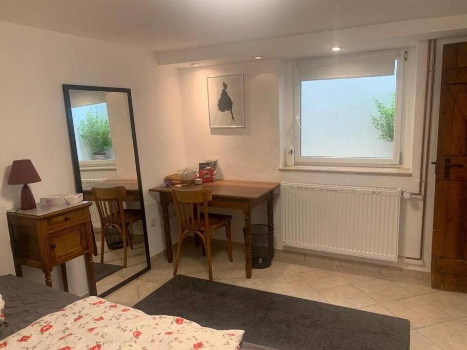 Appartamento Souterrain Whg Im Einfamilienhaus -Zentral In Frankfurt Francoforte sul Meno Esterno foto